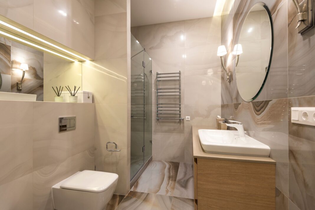 Banyo Dekorasyonunda Aydınlatma ve Renk Seçimi Banyo Dekorasyonunda Aydınlatma ve Renk Seçimi