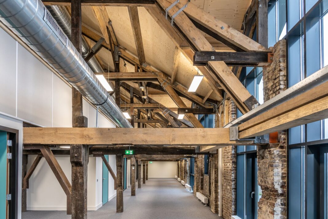 Çatı Katı (Loft) Dönüşümü Vaka Çalışması: 95 m² Ölü Alanı Yaşam Alanına Çevirmek Çatı Katı (Loft) Dönüşümü Vaka Çalışması: 95 m² Ölü Alanı Yaşam Alanına Çevirmek