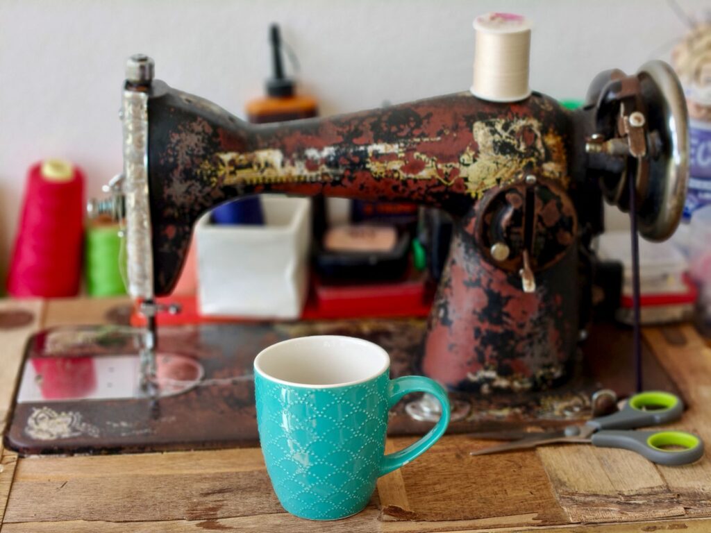 Eski Eşyaları Yenileme (Upcycle) Projeleri: Adım Adım Dönüşüm Rehberi