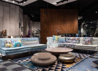 Mağaza / Showroom Tasarım Projesi: Ürünü Öne Çıkaran Bir Satış Deneyimi Mağaza / Showroom Tasarım Projesi: Ürünü Öne Çıkaran Bir Satış Deneyimi