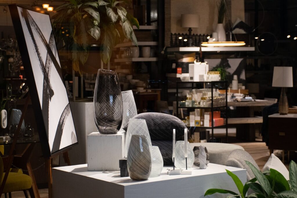 Mağaza / Showroom Tasarım Projesi: Ürünü Öne Çıkaran Bir Satış Deneyimi