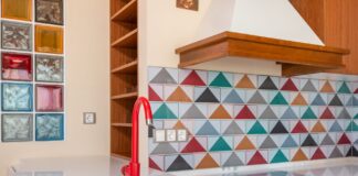 Mutfak Tezgah Arası (Backsplash) Fikirleri: Malzeme ve Tasarım Rehberi Mutfak Tezgah Arası (Backsplash) Fikirleri: Malzeme ve Tasarım Rehberi