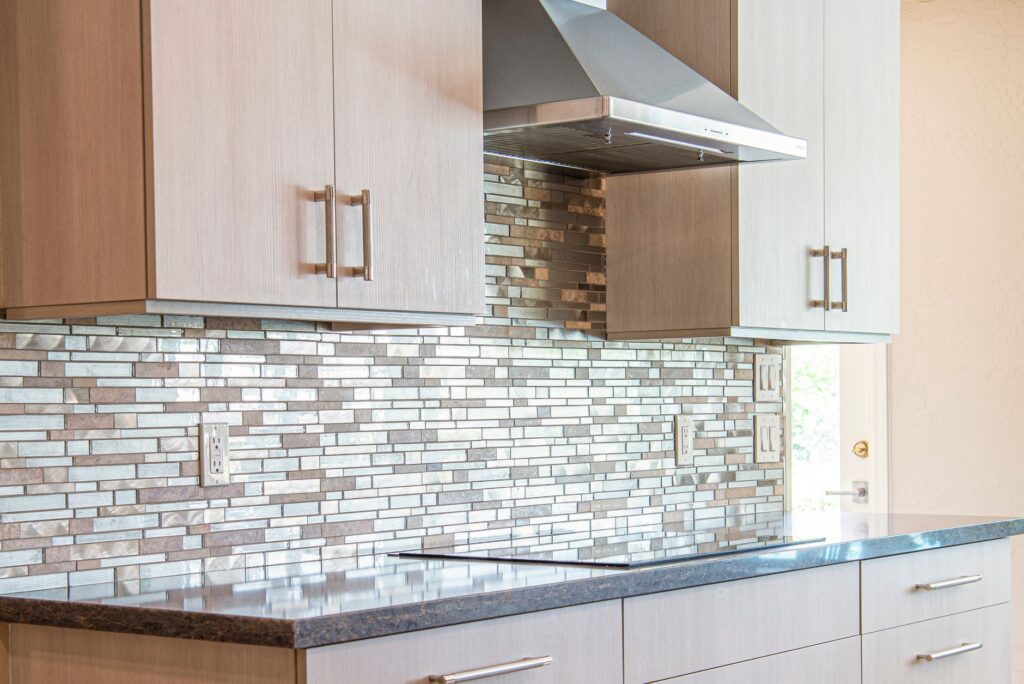 Mutfak Tezgah Arası (Backsplash) Fikirleri: Malzeme ve Tasarım Rehberi