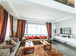 Tekstil ile Ekonomik Yenileme: Yastık, Perde ve Kilim Rehberi Tekstil ile Ekonomik Yenileme: Yastık, Perde ve Kilim Rehberi
