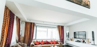Tekstil ile Ekonomik Yenileme: Yastık, Perde ve Kilim Rehberi Tekstil ile Ekonomik Yenileme: Yastık, Perde ve Kilim Rehberi